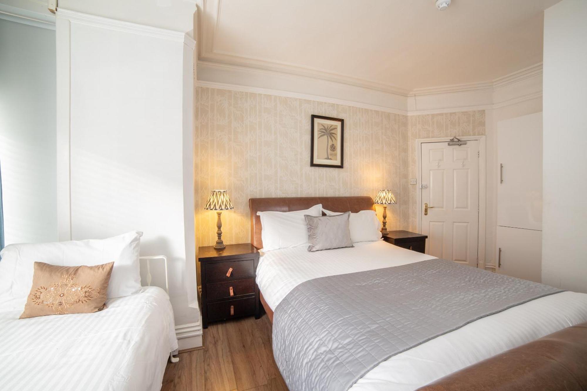 Oyo Lonsdale Hotel