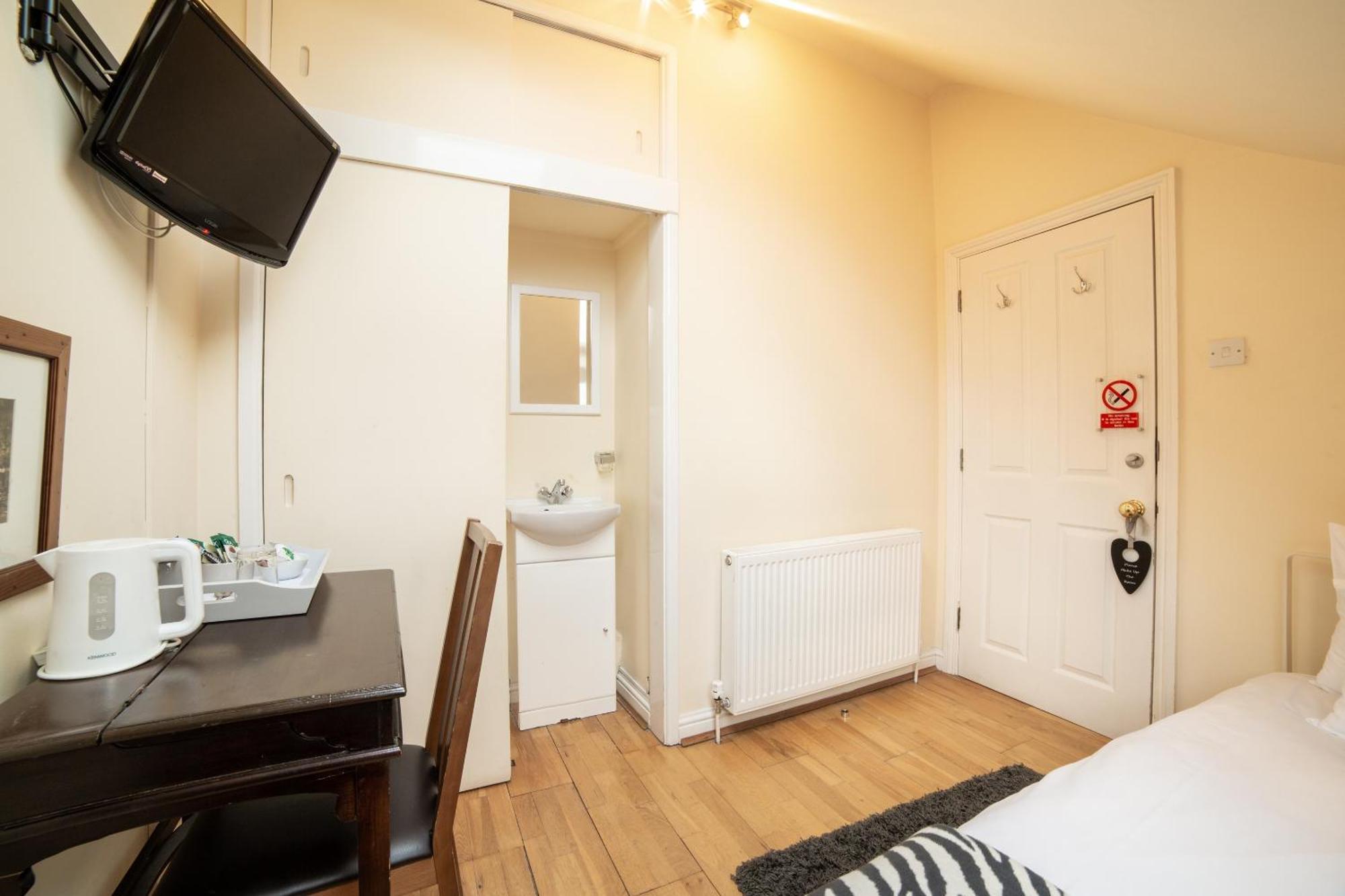 Hotel Oyo Lonsdale 3*